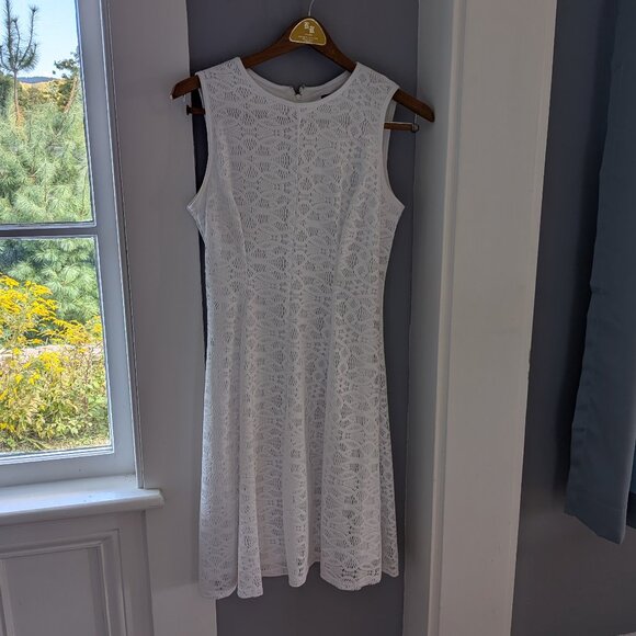 Marina White Lace Mini Dress Size 6, Graduation, Summer, Party - Picture 3 of 4